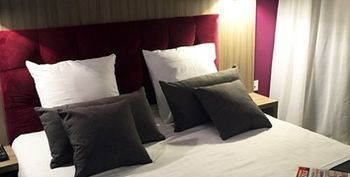 Nemea Appart Hotel Residence Quai Victor Tours Exterior photo